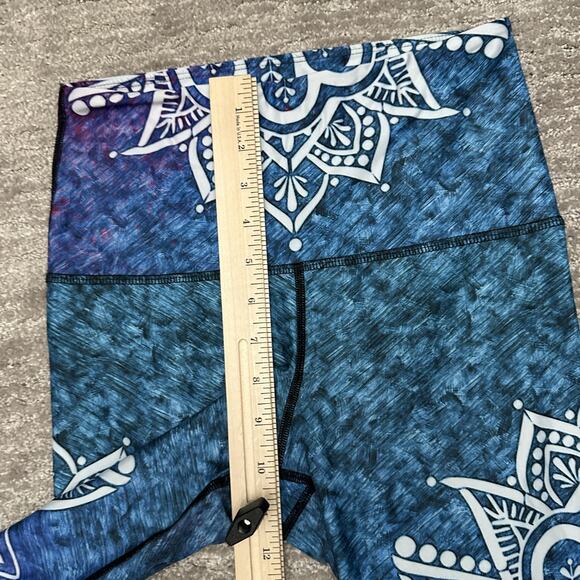 Yoga Democrazy Leggings Womens Small Blue Purple Ombre Mandala Lotus Print Crop - Picture 8 of 11